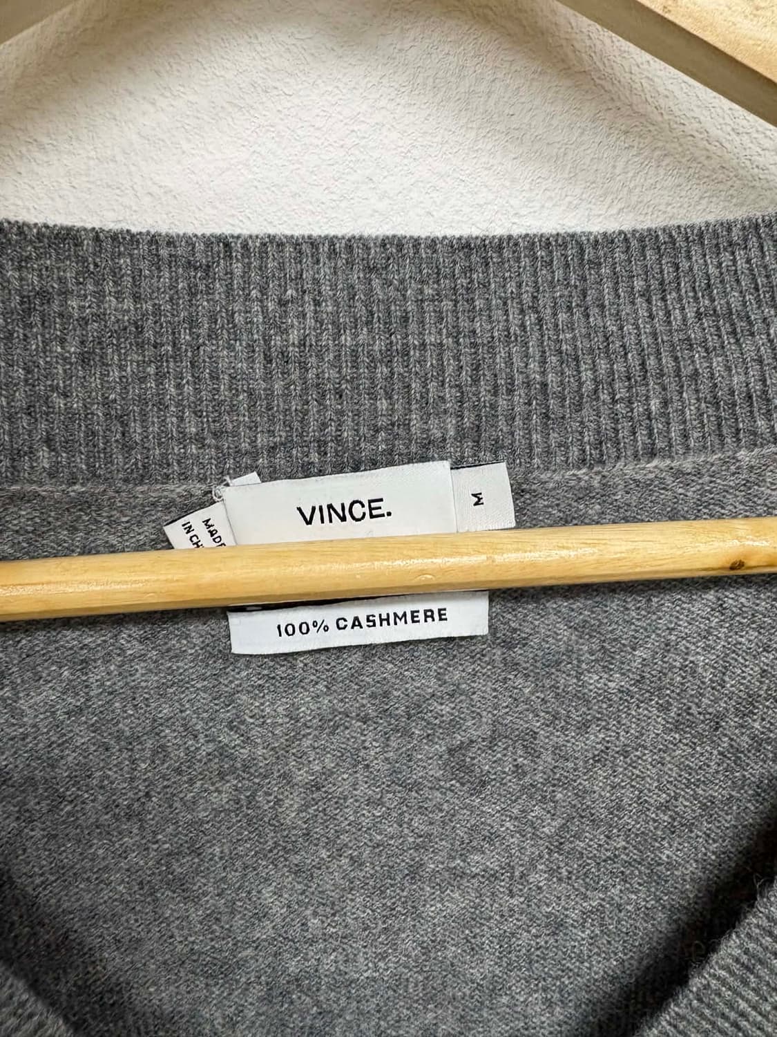 [M] Vince 빈스 캐시미어 100% 그레이 브이넥 니트 상품이미지3
