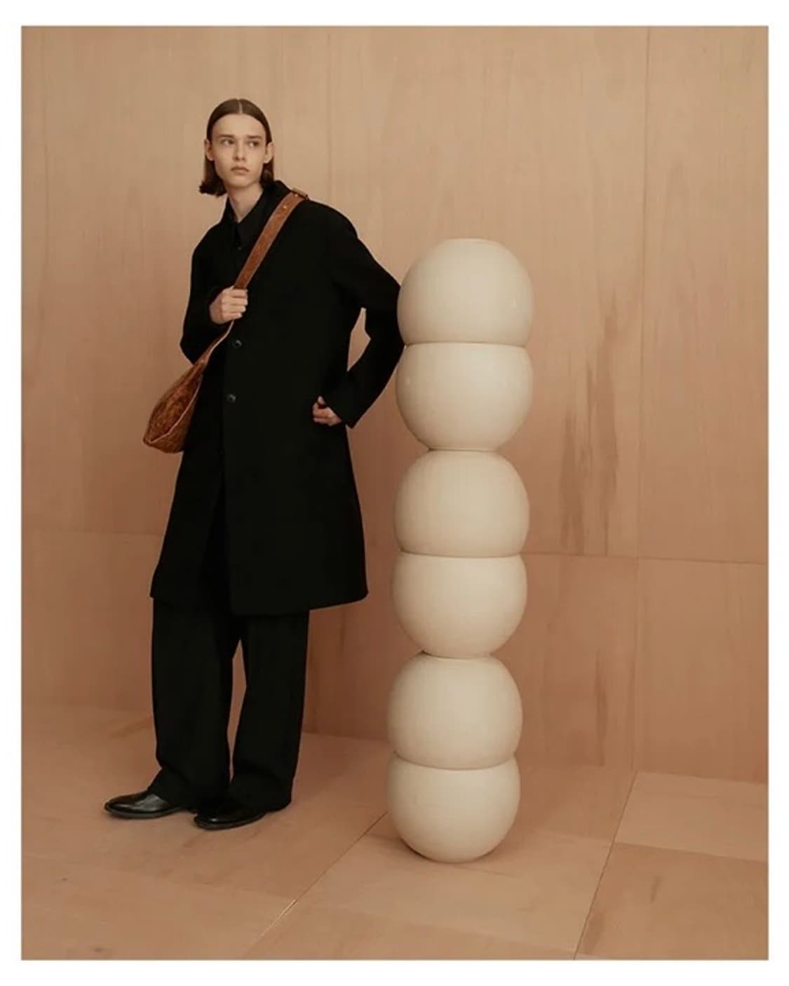 [1회 착용] coor 쿠어 하프 문 크로스 레더 토트백_원가 19.5 상품이미지5