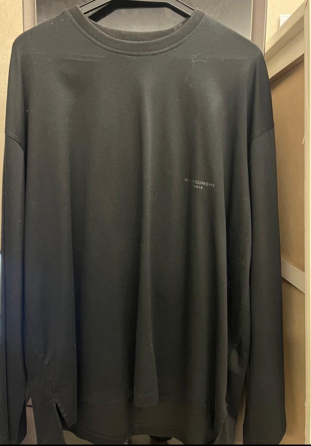 우영미 레더 패치 스웨트셔츠 블랙 - 24SS 상품이미지2