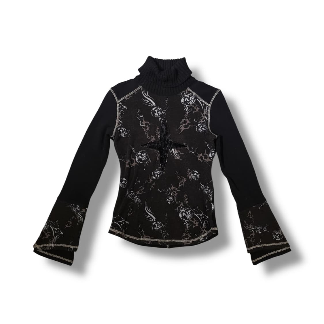 오즈온 고딕 펑크 트라이벌 패턴 폴라 탑 상품이미지2