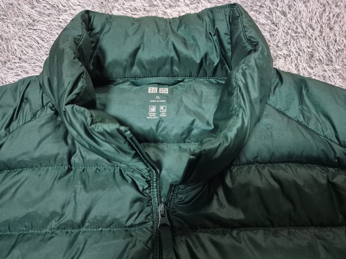 유니클로 남성 경량 다운 패딩 조끼 XL 상품이미지5