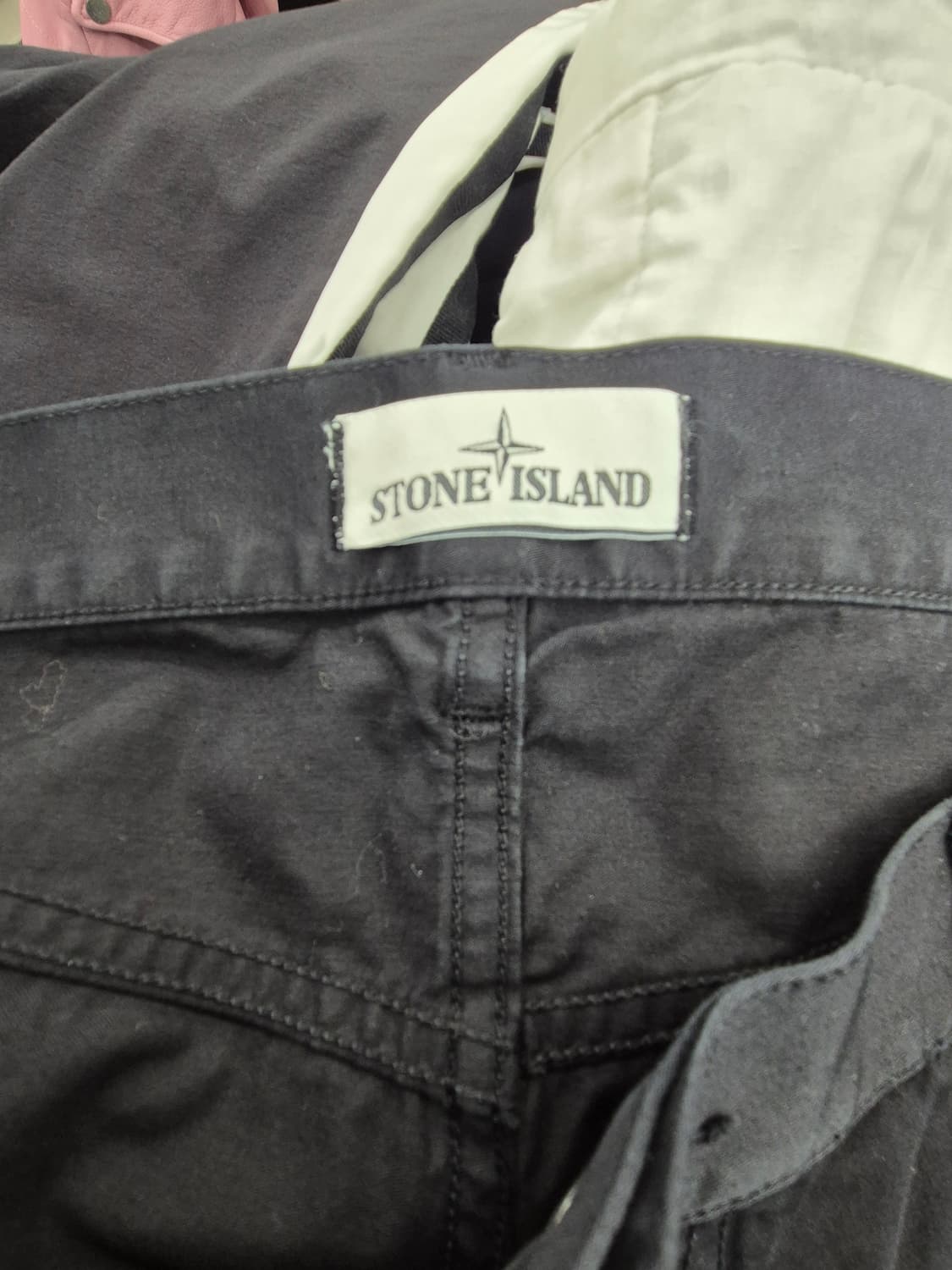 스톤아일랜드의 깔끔한 블랙진이에요
사진에서 보이는 것처럼 W40, L32 상품이미지5