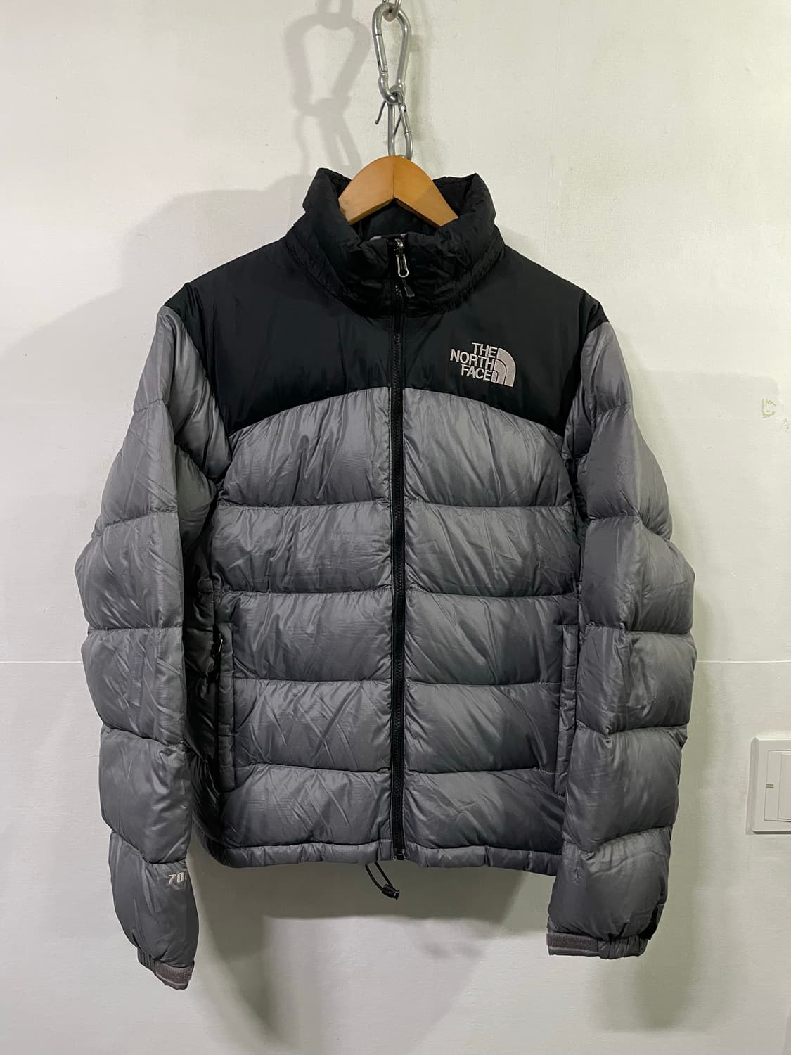 노스페이스 눕시 패딩 95-100 사이즈 그레이 희귀 색상 상품이미지1