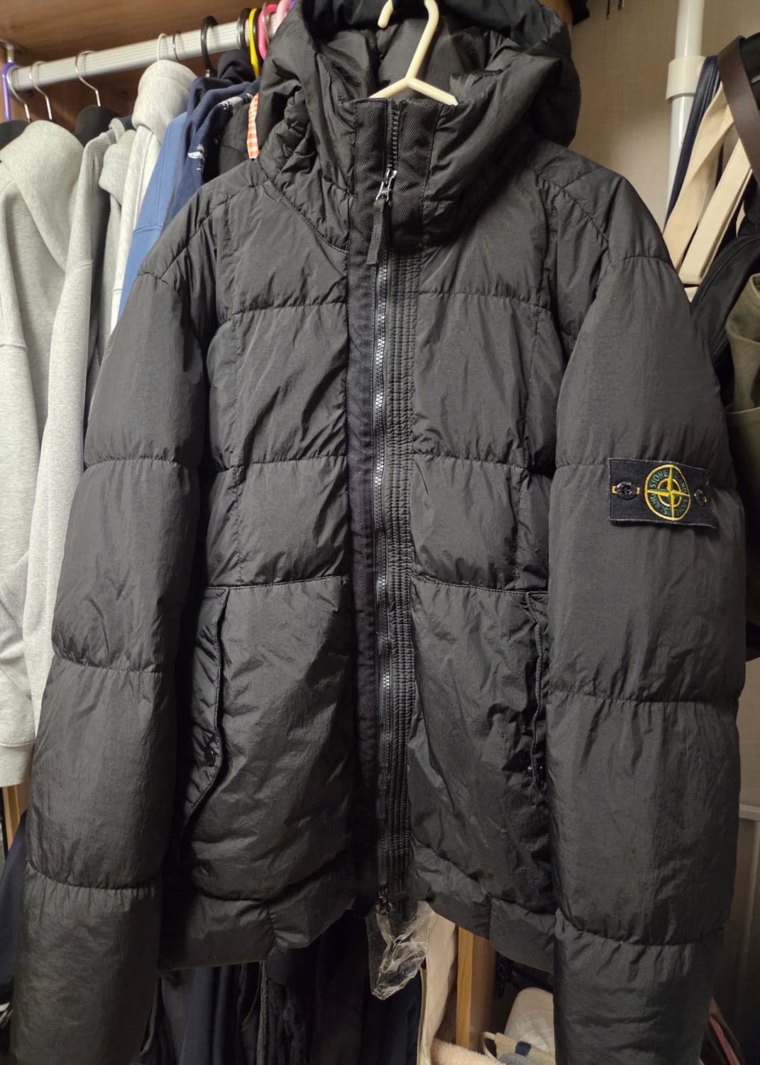 스톤아일랜드 크링클랩스 후드패딩 XL 팝니다 상품이미지1