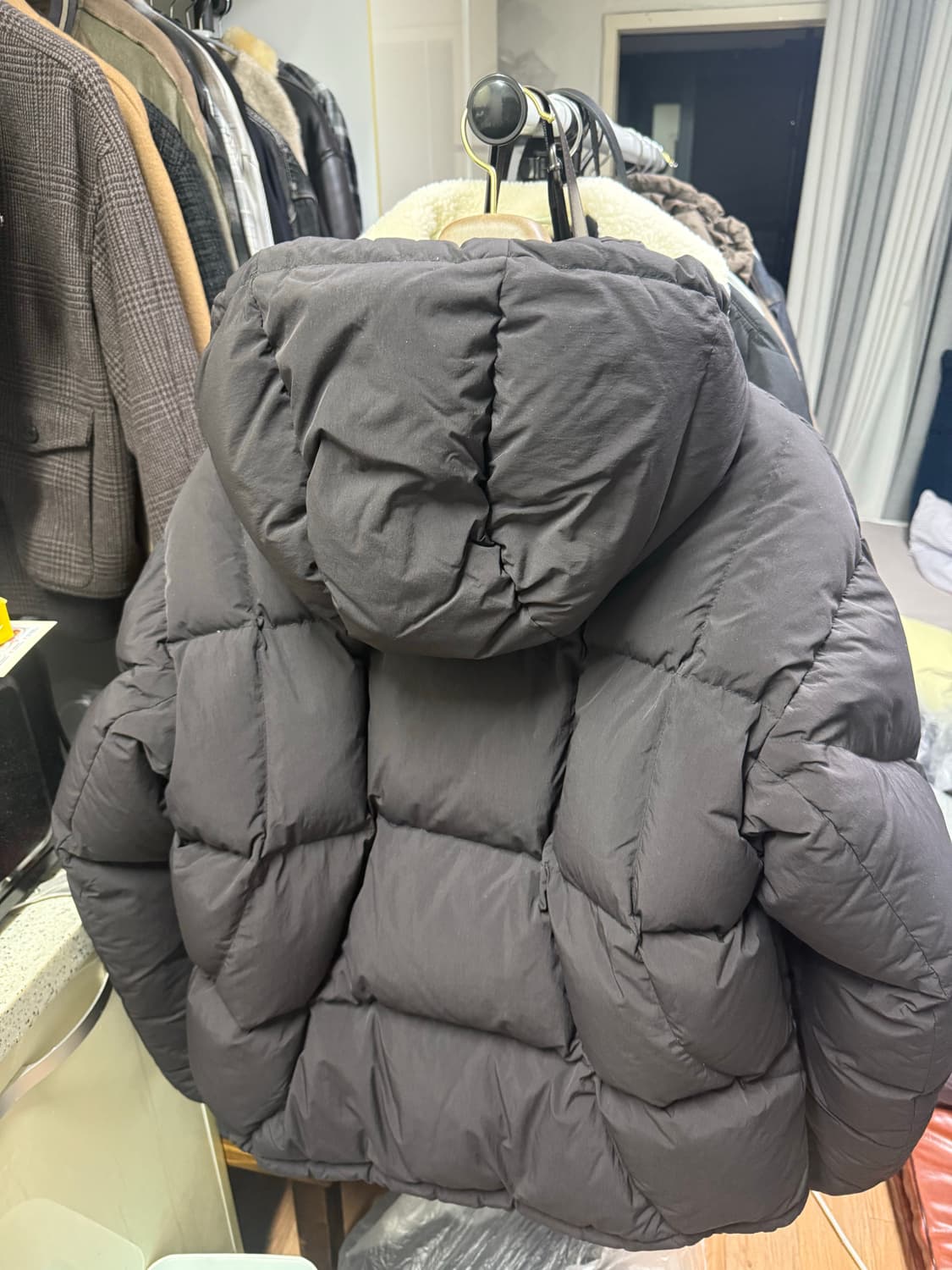 비긴202 Eight Heavy Down 헤비다운 블랙 2사이즈 팝니다 상품이미지3