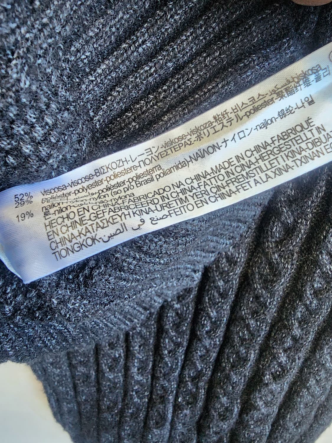 자라 터틀넥 꽈배기 차콜 니트 상품이미지4