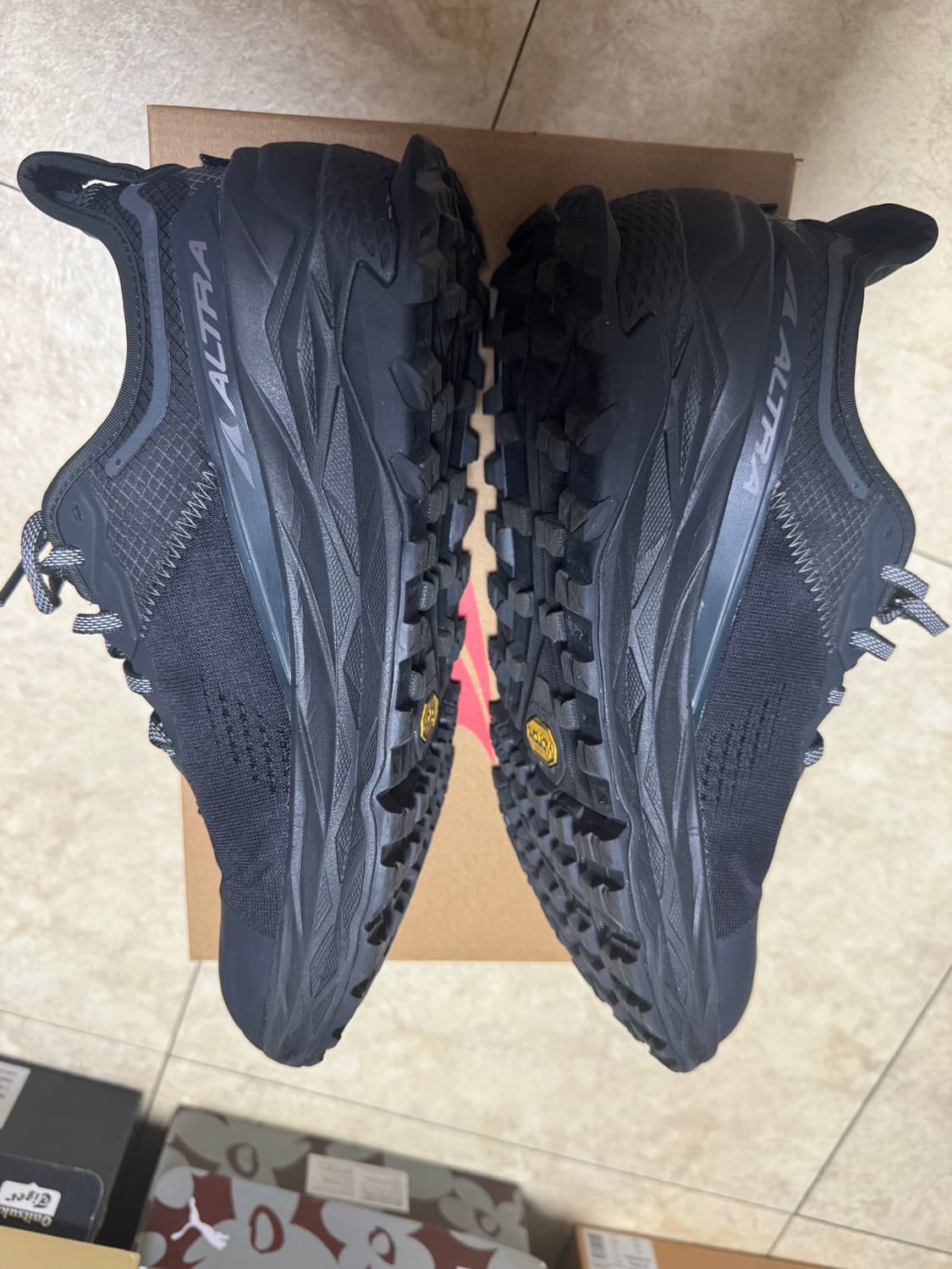 알트라 올림퍼스5 올블랙 275 상품이미지2