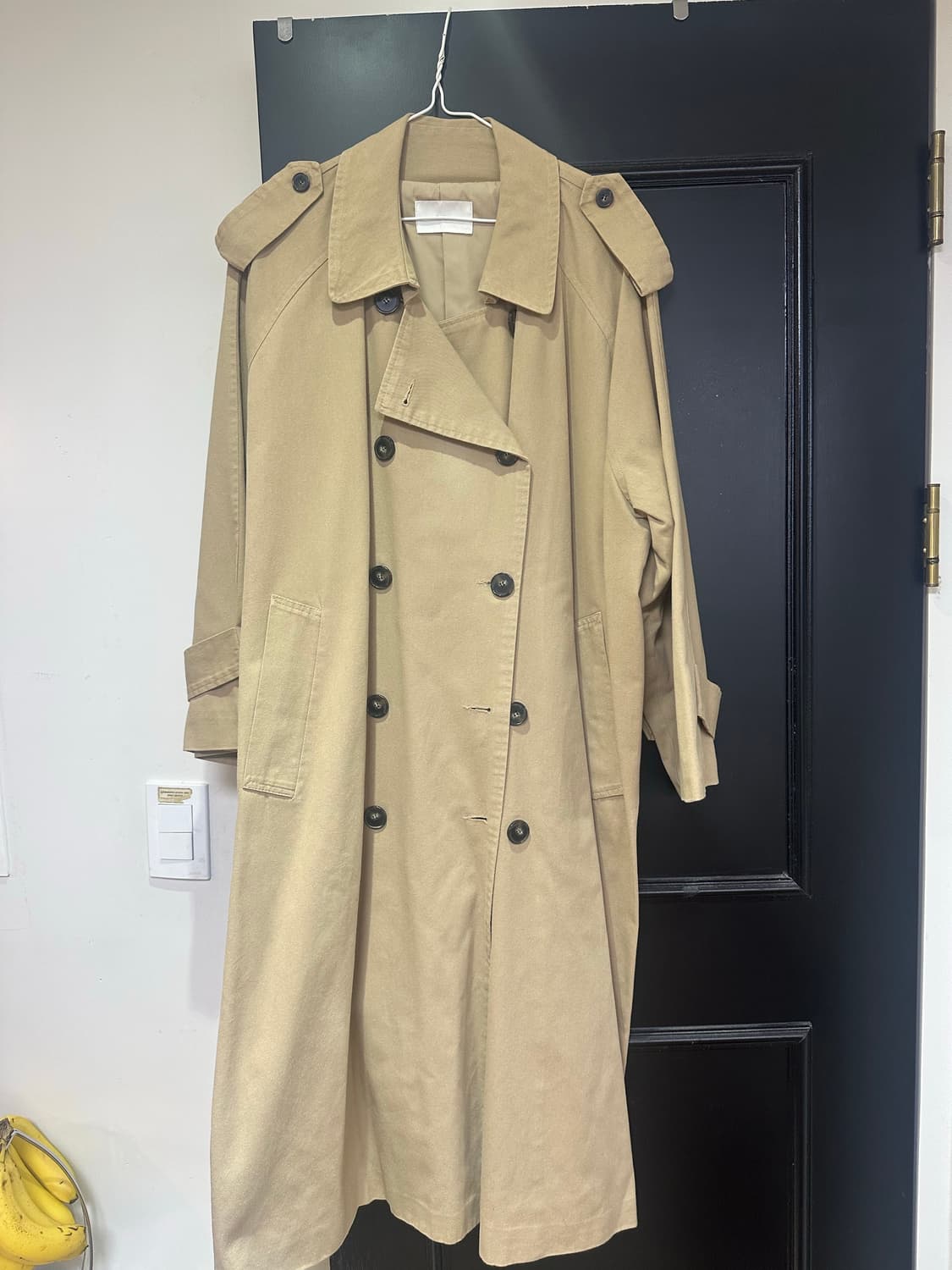 베이지 색상의 트렌치 코트 상품이미지1