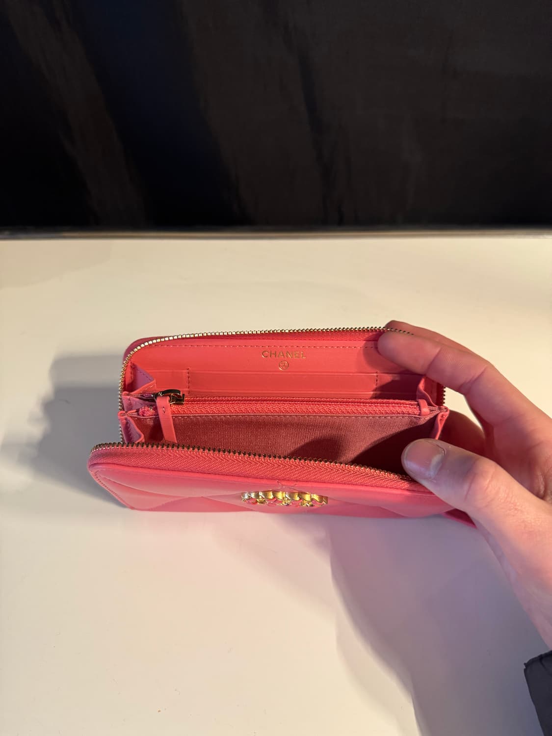샤넬 클래식 퀄티드 캐비어 지갑 핑크 (2021) 상품이미지4