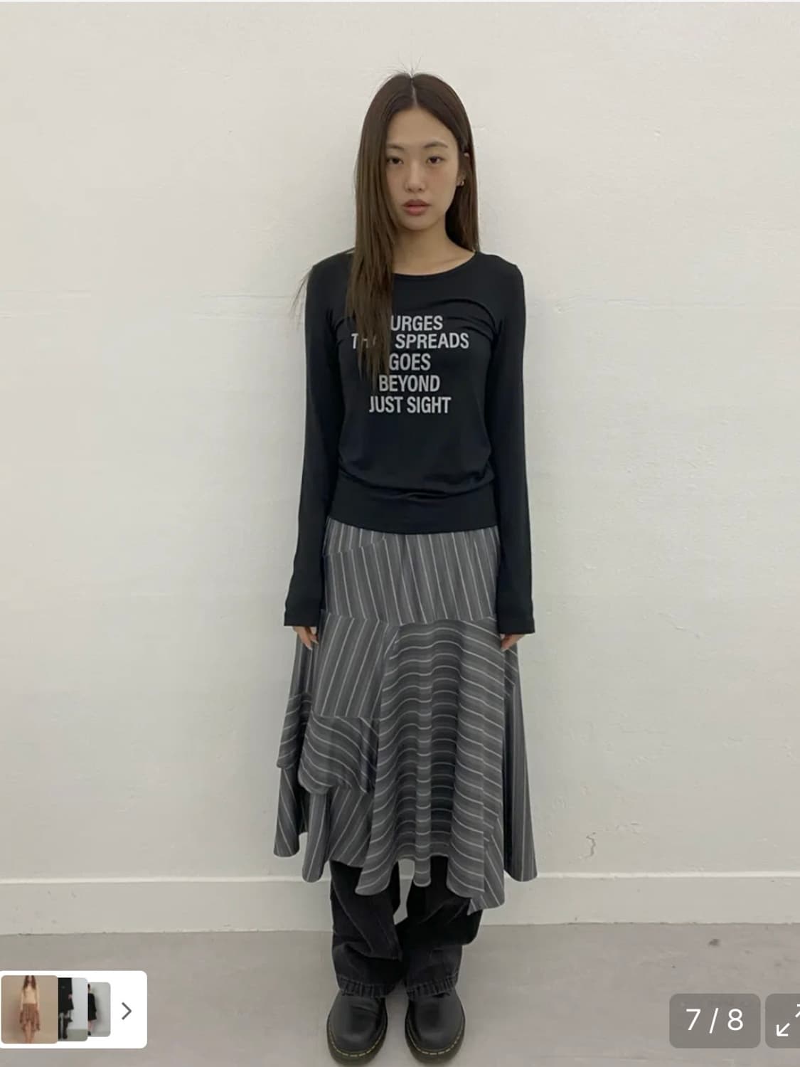 밀로우먼 어시메트릭 스트라이프 미디 스커트 [차콜] 상품이미지1