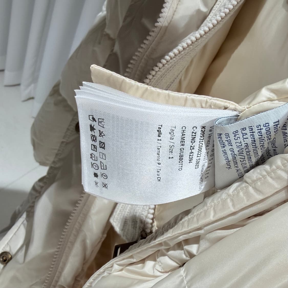 (A+/1) / 26년형 신상 몽클레어 샤머 롱패딩 자켓 오프 화이트 상품이미지9