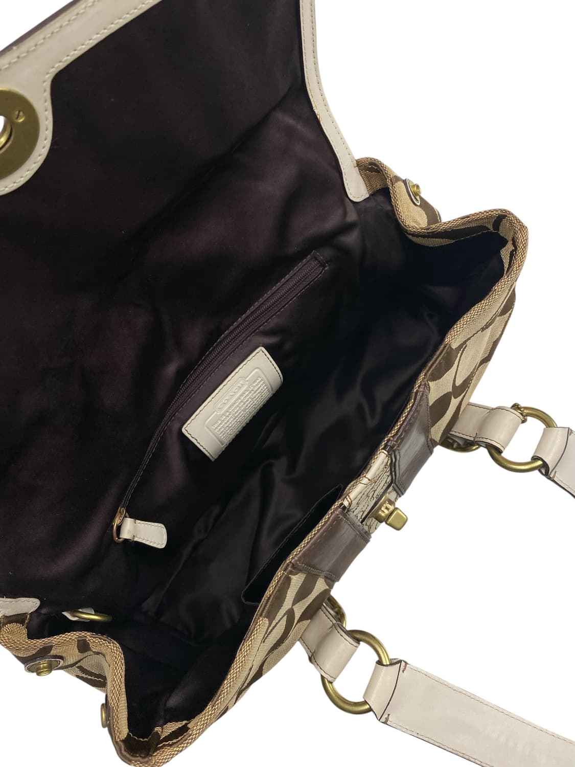 코치 y2k 화이트 버클 숄더백 상품이미지3