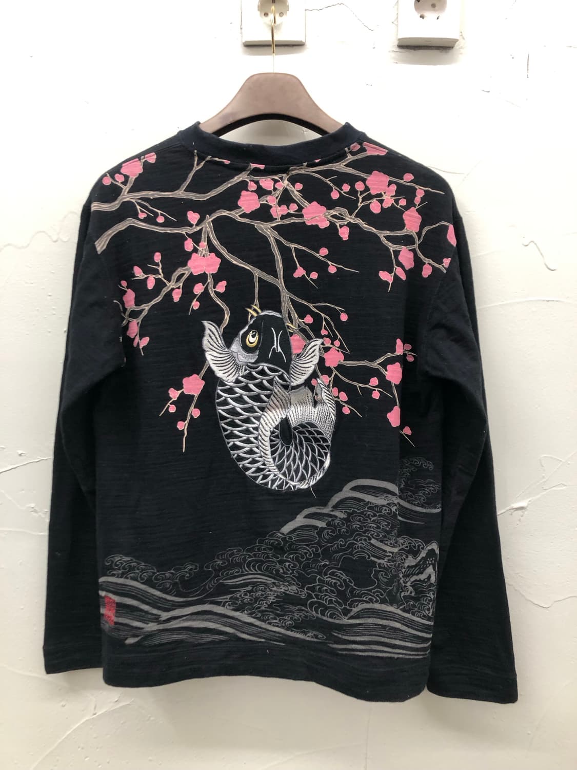 카라쿠리 타마시 잉어 맨투맨 상품이미지1