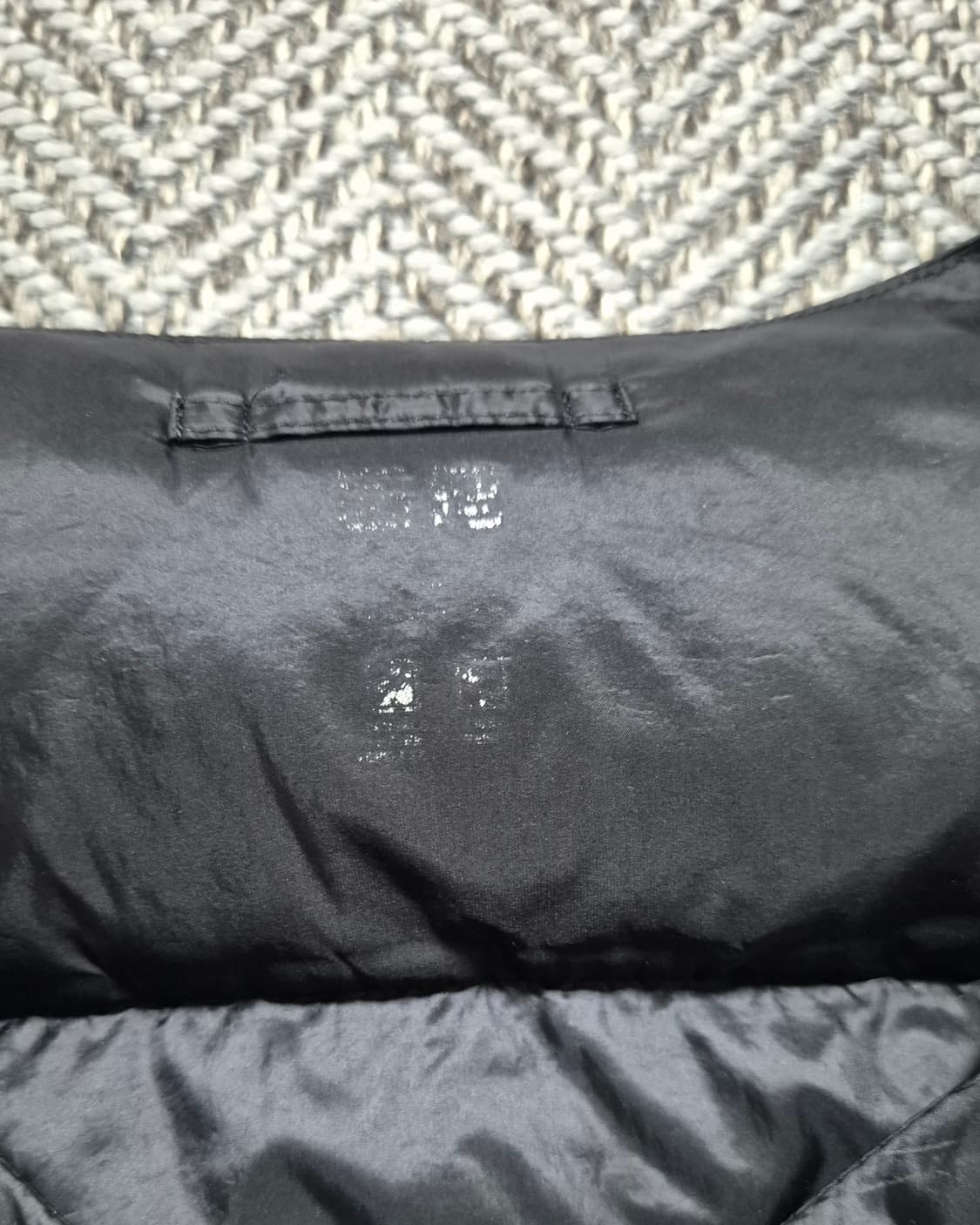 유니클로 경량패딩조끼 XL 블랙 상품이미지5