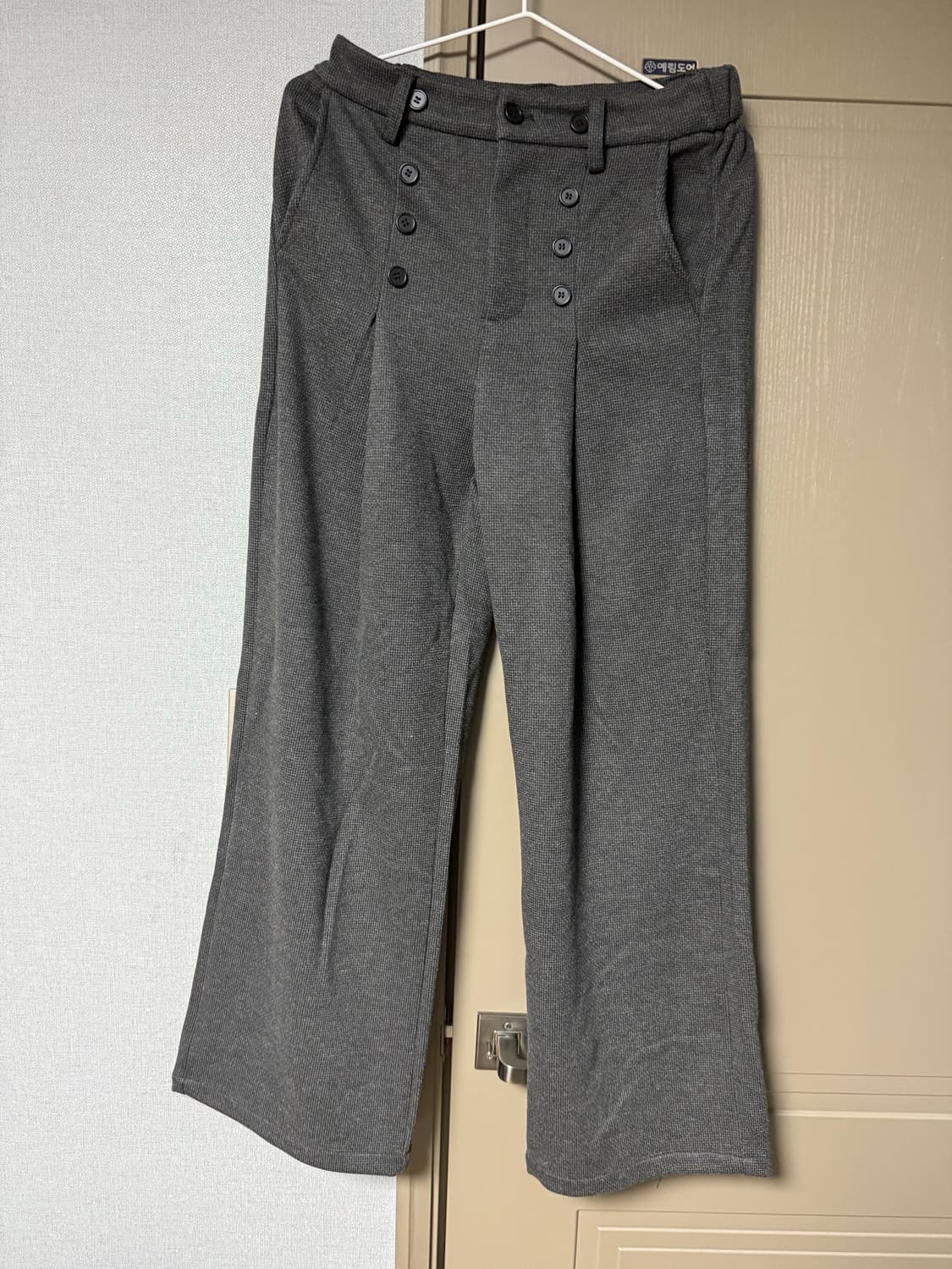 버튼 디테일 트라우저 상품이미지4