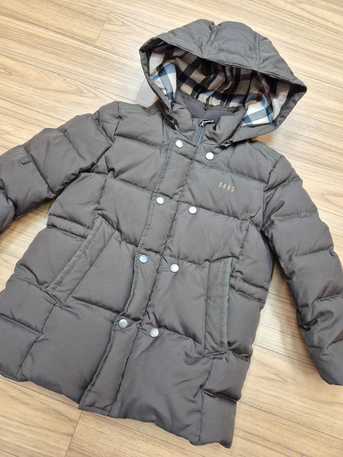 닥스키즈 남아 패딩 120사이즈 판매합니다. 브라운 색상이라 어느 옷에도 상품이미지1