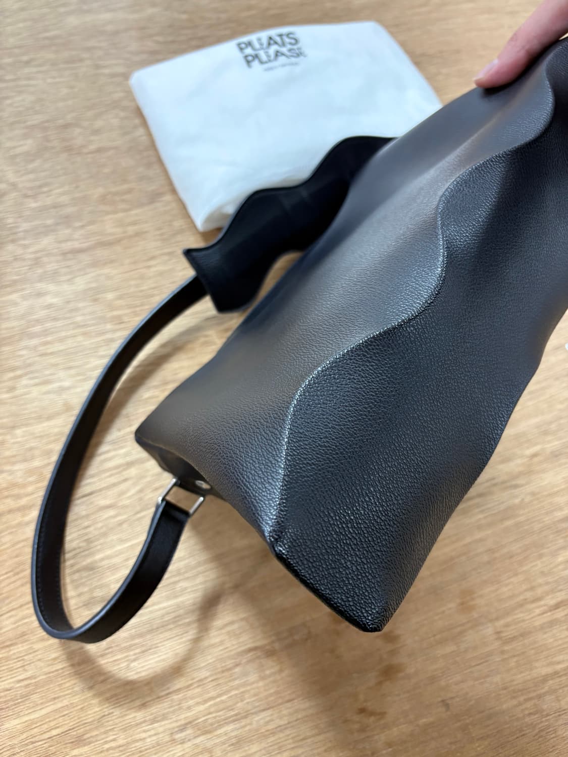 이세이미야케 플리츠플리즈 숄더백 상품이미지3