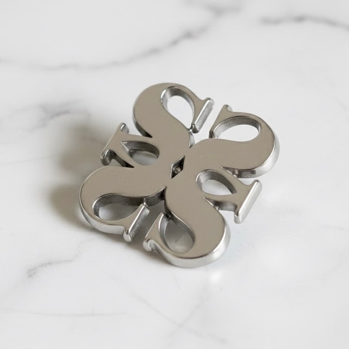 세터 SATUR 브로치 배지 뱃지 상품이미지1