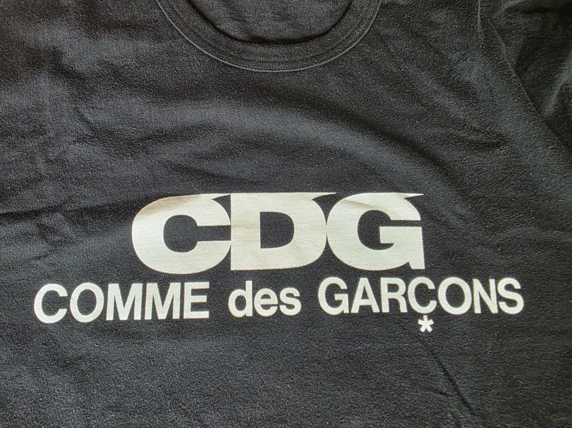 CDG 꼼데가르송 로고 프린트 티셔츠 블랙 상품이미지3