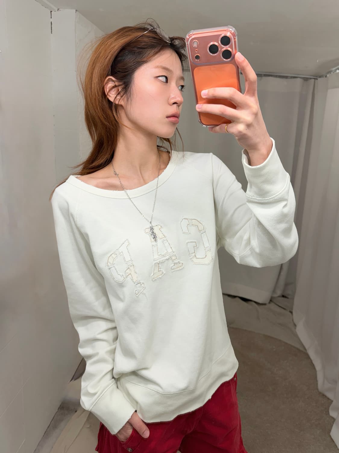 갭 화이트 그런지 레글런 롱슬리브 상품이미지3