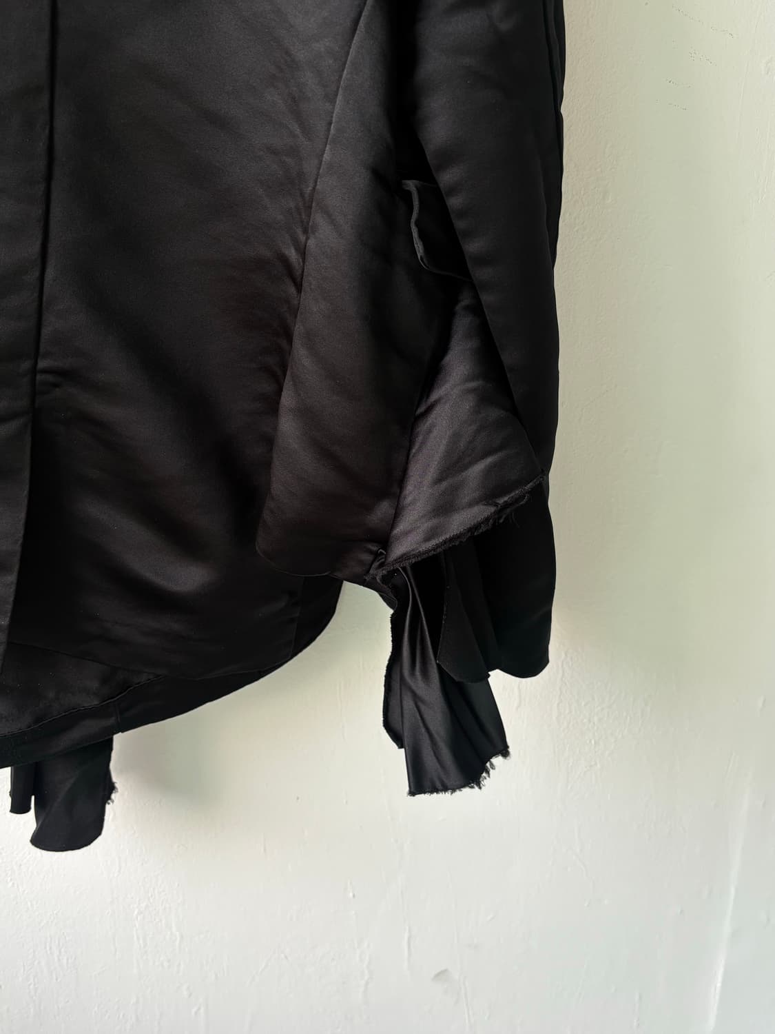 꼼데가르송 24aw 러플 사선 하이넥 블레이저  상품이미지7