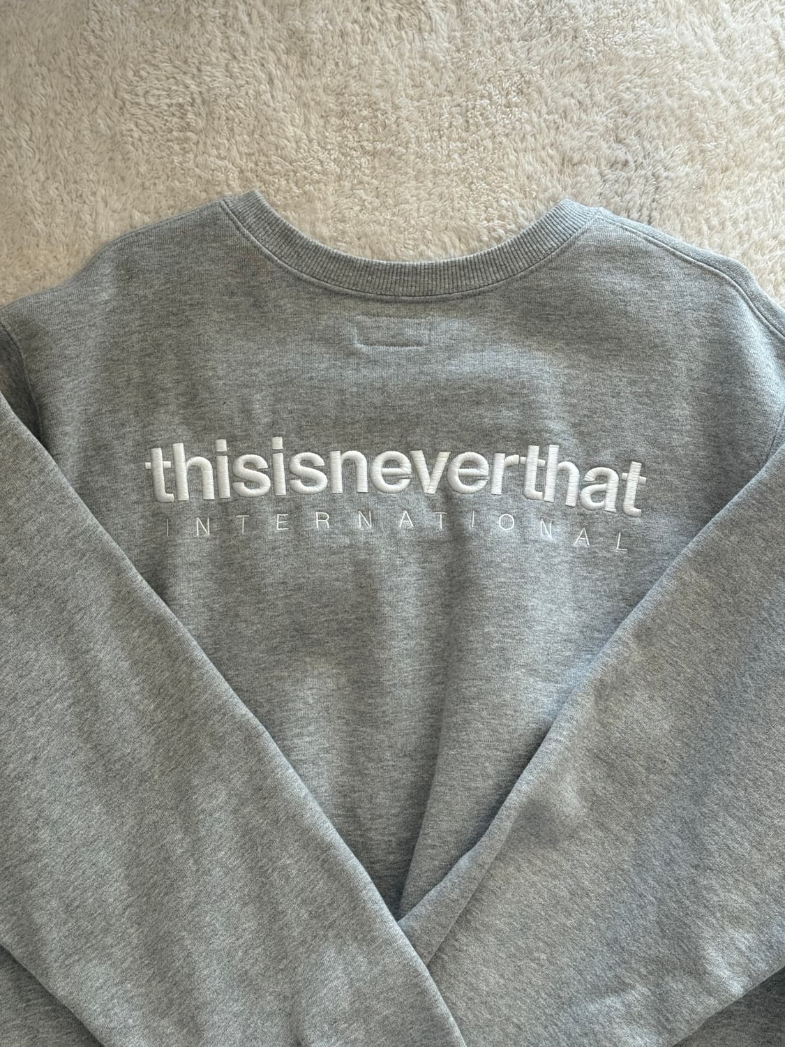 디스이즈네버댓 자수로고 그레이 맨투맨 S 상품이미지4