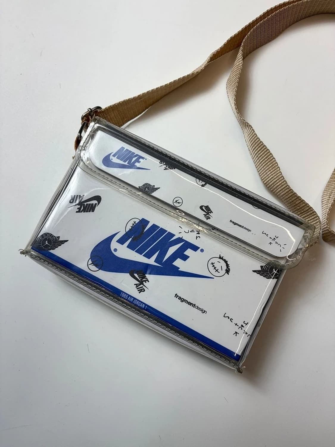나이키 X 프라그먼트 디자인 PVC 스퀘어 크로스백 Q1490 상품이미지2