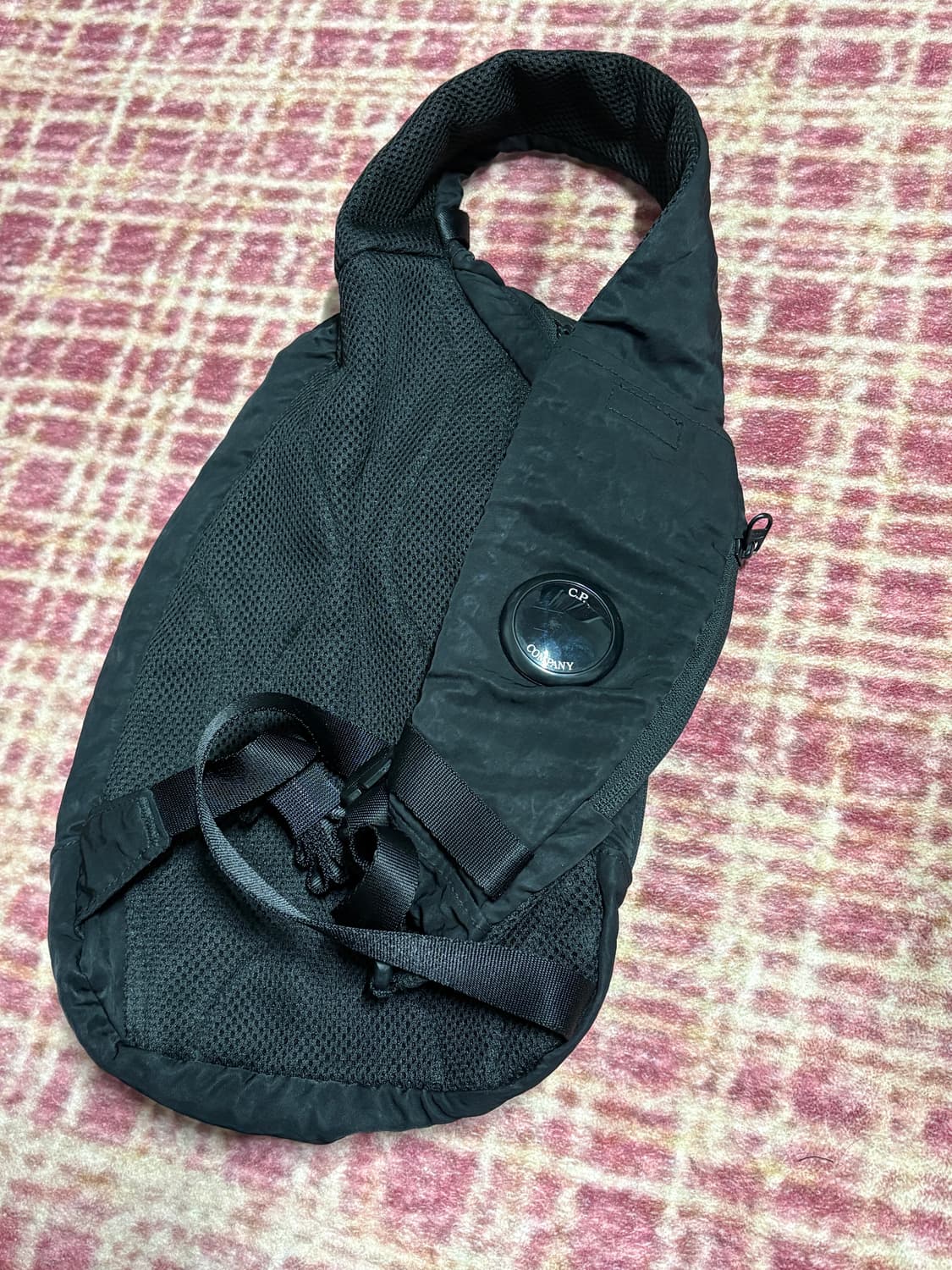 CP컴퍼니 슬링백 상품이미지1