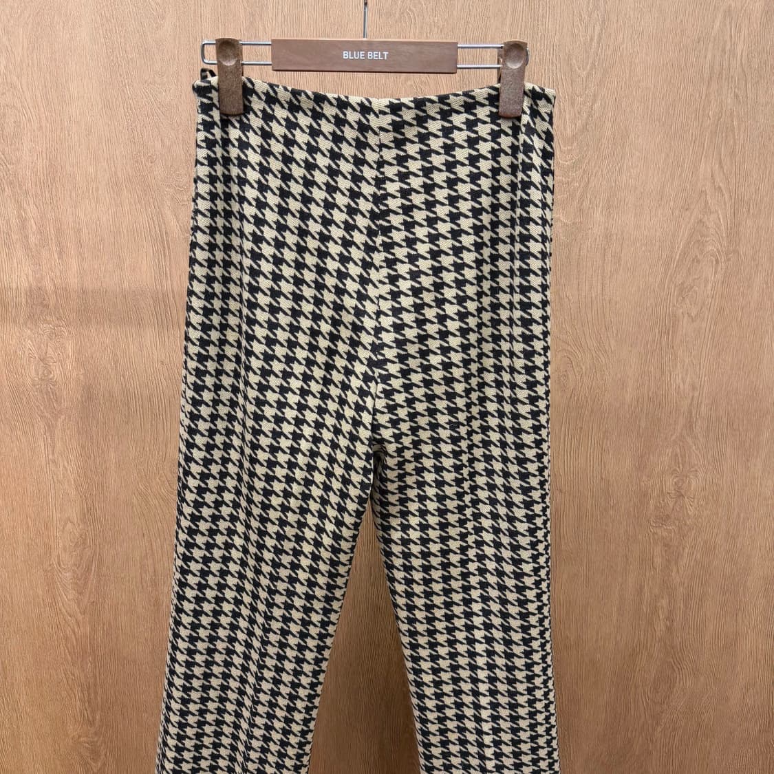 셀린느 세미 와이드 슬랙스 팬츠 하운드 투스 패턴 디테일 베이지 블랙 상품이미지4