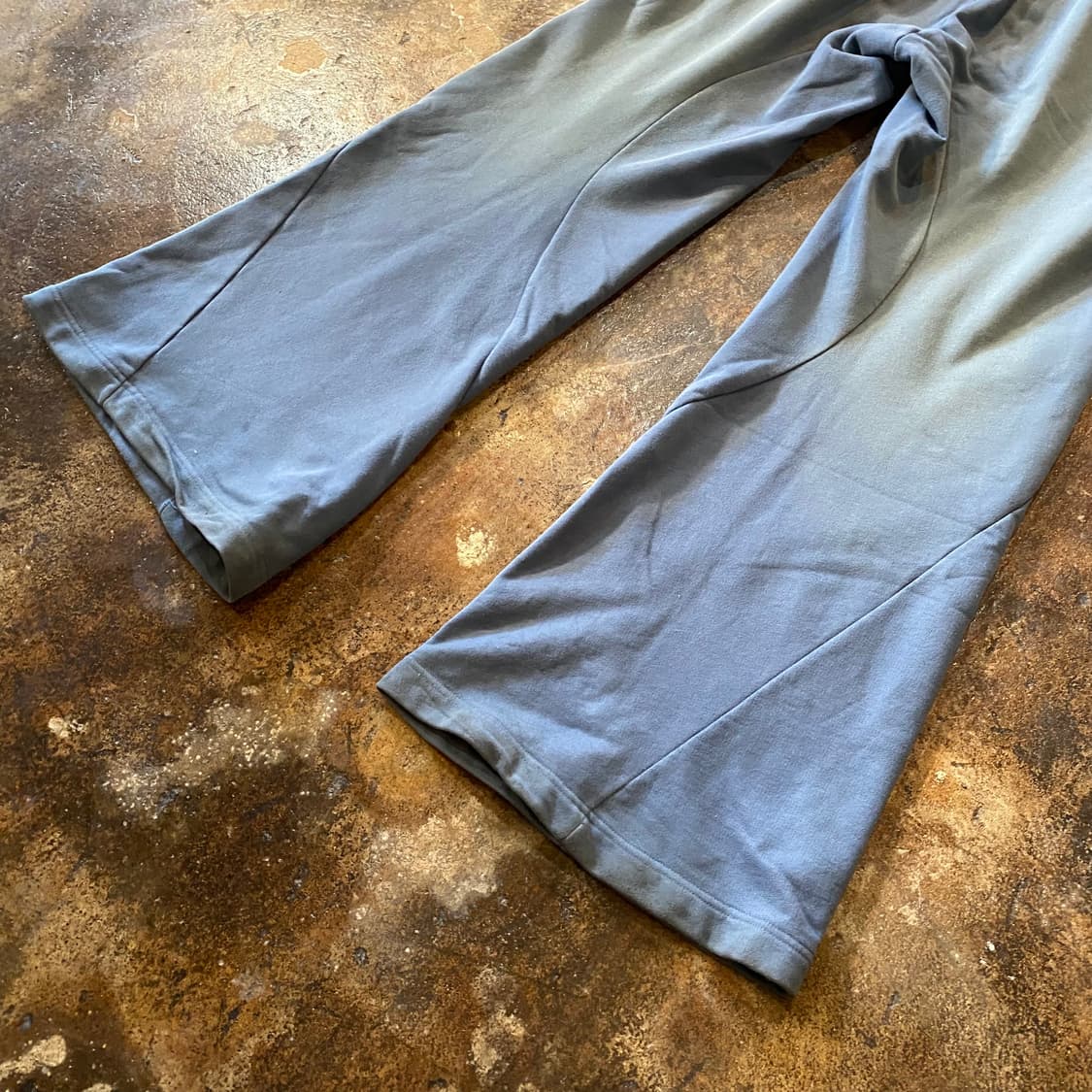 Kozaburo 부츠컷 에이징 스웻팬츠 상품이미지7