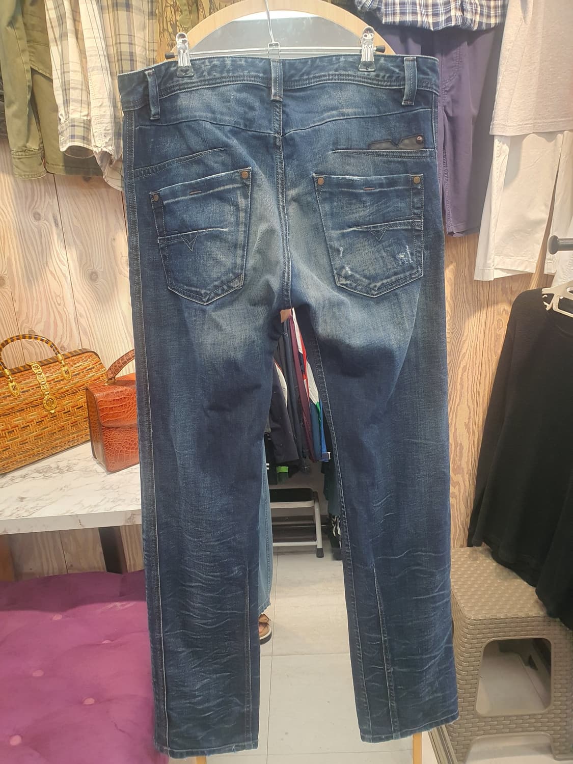 디젤(Diesel) 정품 대런(DARRON) 남성 슬림 테이퍼드 워싱 청 상품이미지4