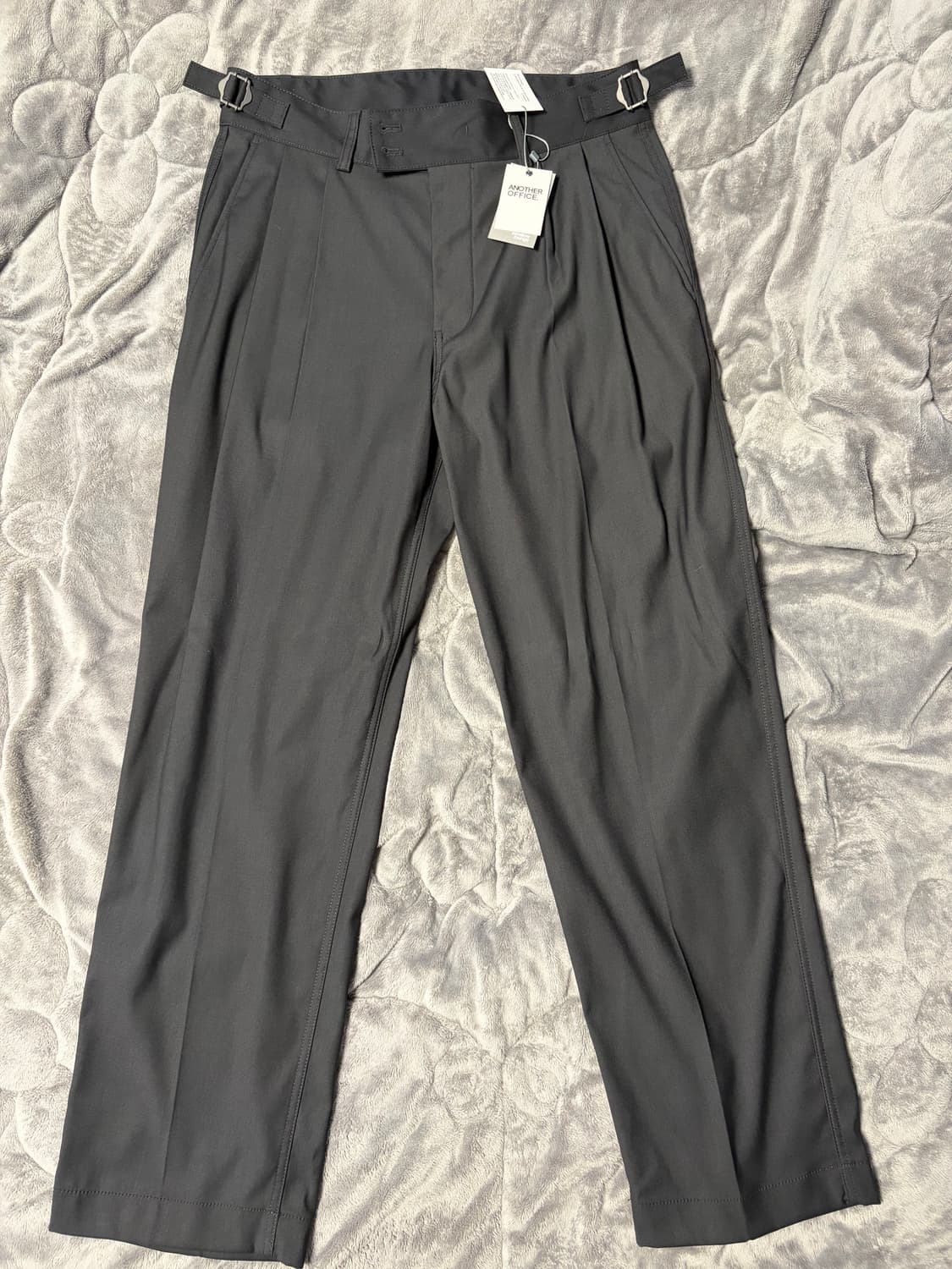 어나더오피스 23AW 산티아고 슬랙스 스탠다드 차콜 상품이미지1