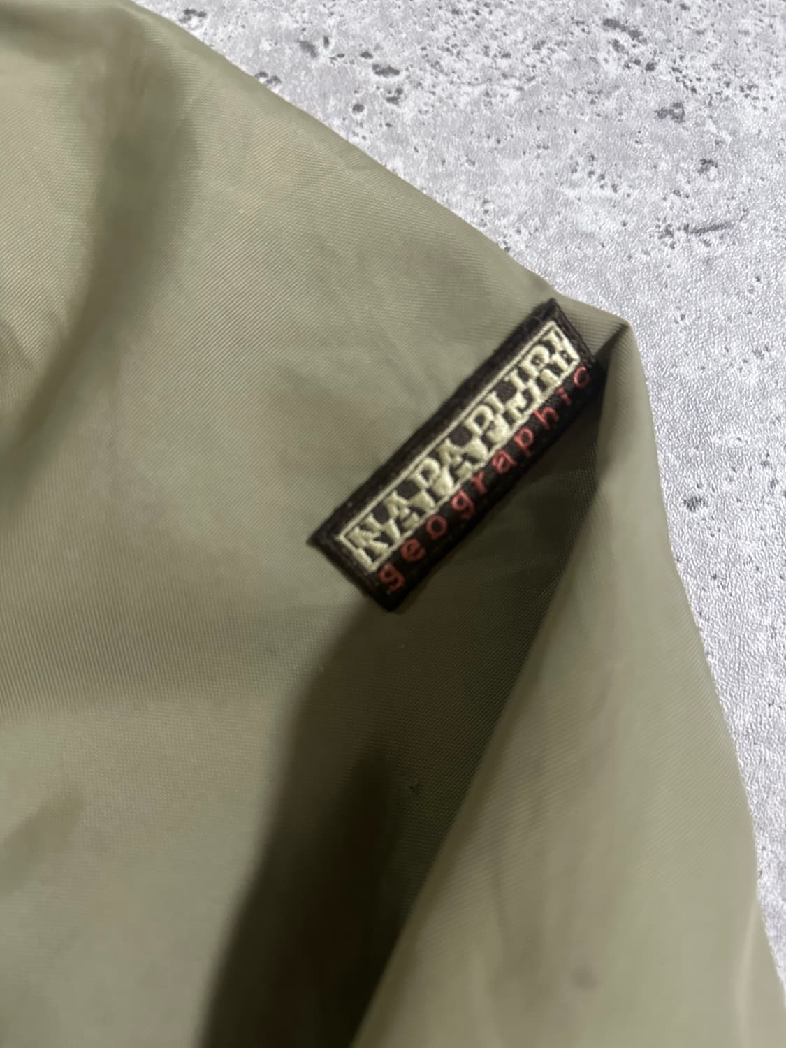 NAPAPIJRI 스톤 워시드 바람막이 자켓 상품이미지4