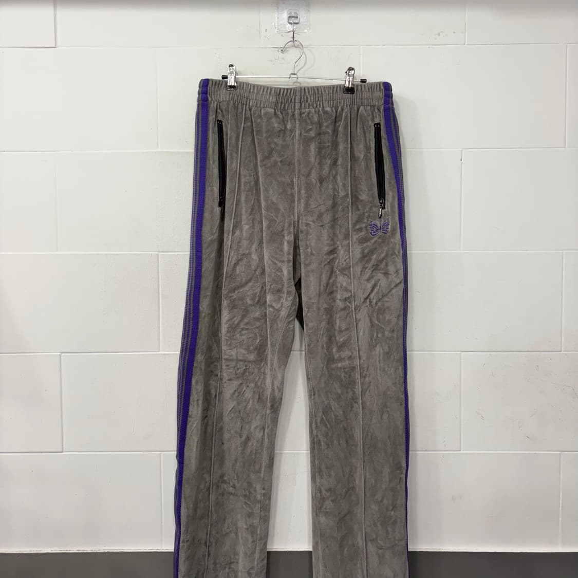 니들스 내로우 트랙팬츠 벨루어 헤더 그레이 상품이미지1