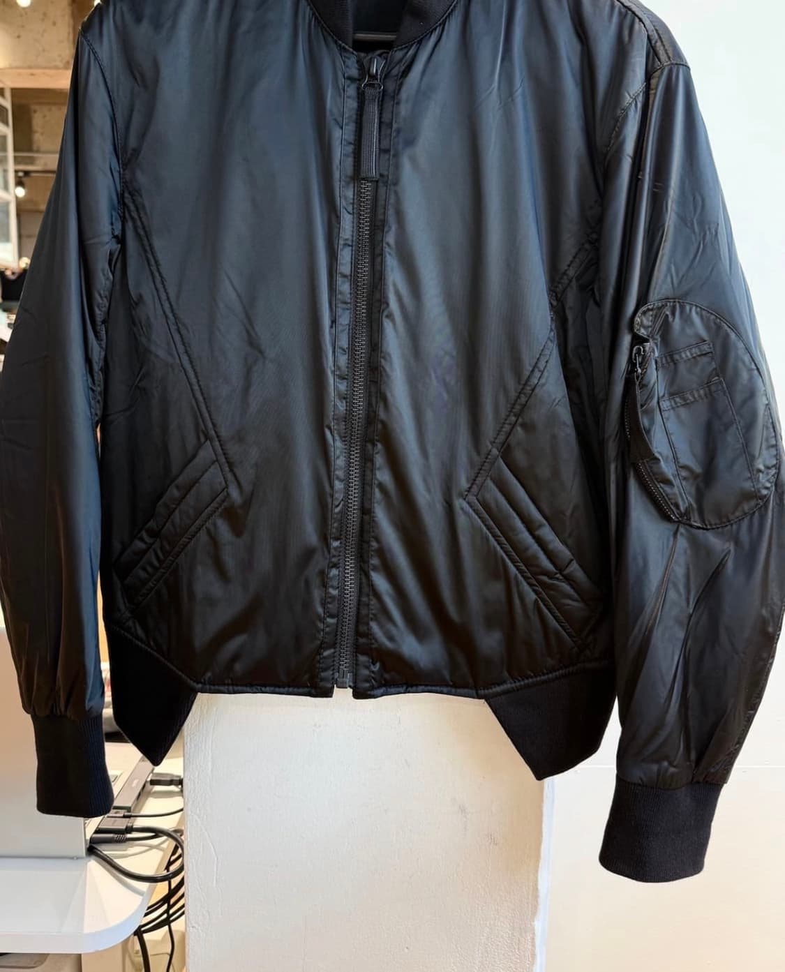 헬무트랭 나일론 봄버 자켓 상품이미지5