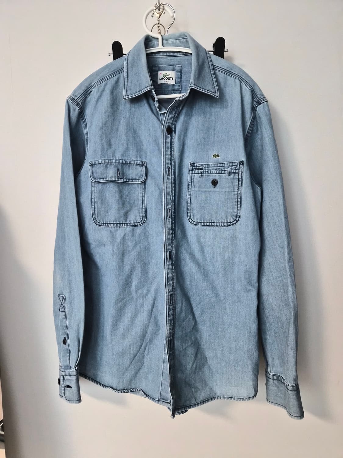 라코스테(LACOSTE) 슬림핏 데님 셔츠 상품이미지2