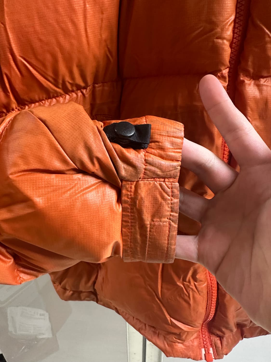 NORTHFACE 노스페이스 주황 오렌지 중앙 로고 눕시 패딩 상품이미지3