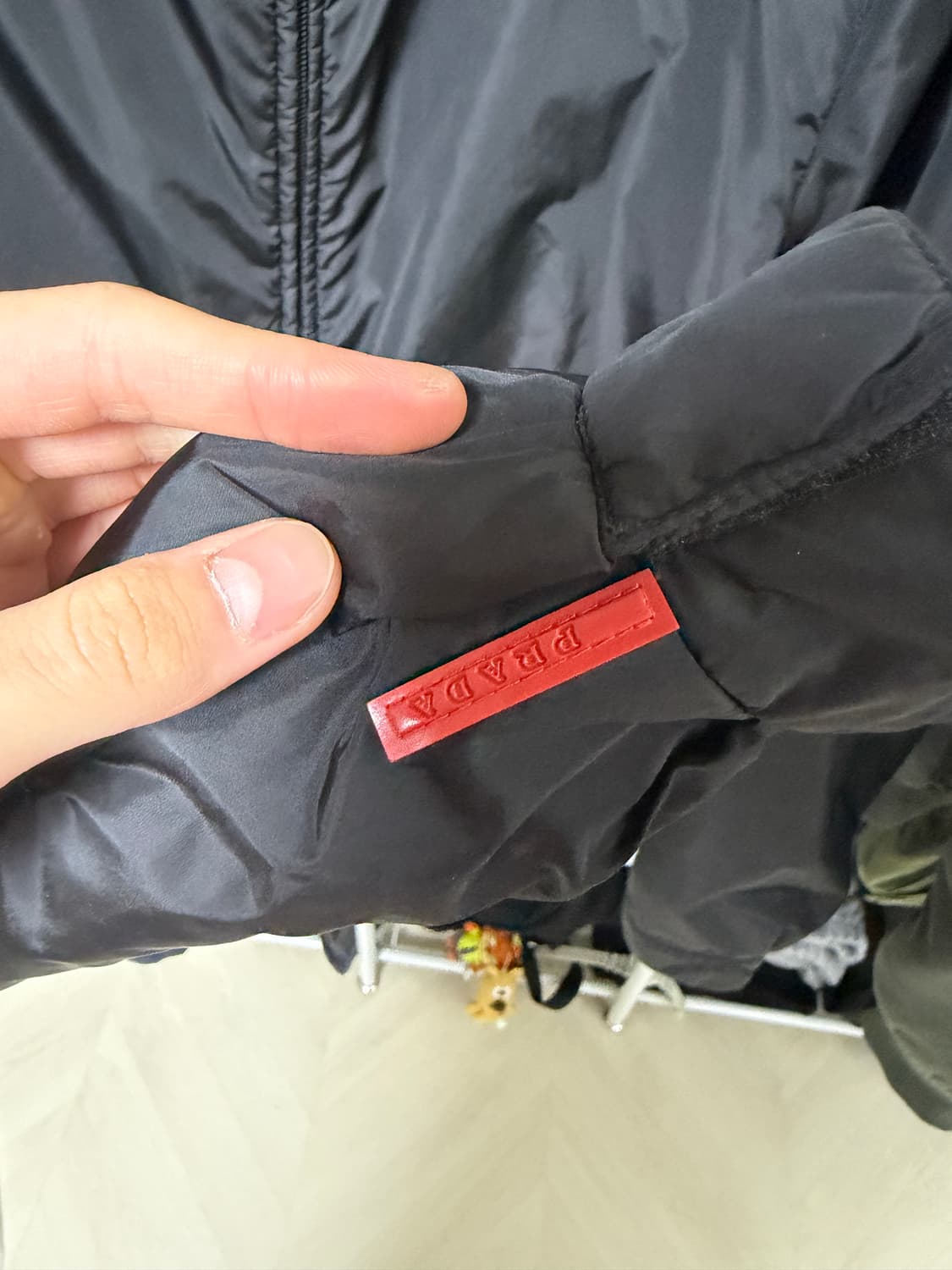 00s 프라다 스포츠 나일론 패딩 자켓 / 2009 / 레드 암 탭 상품이미지8