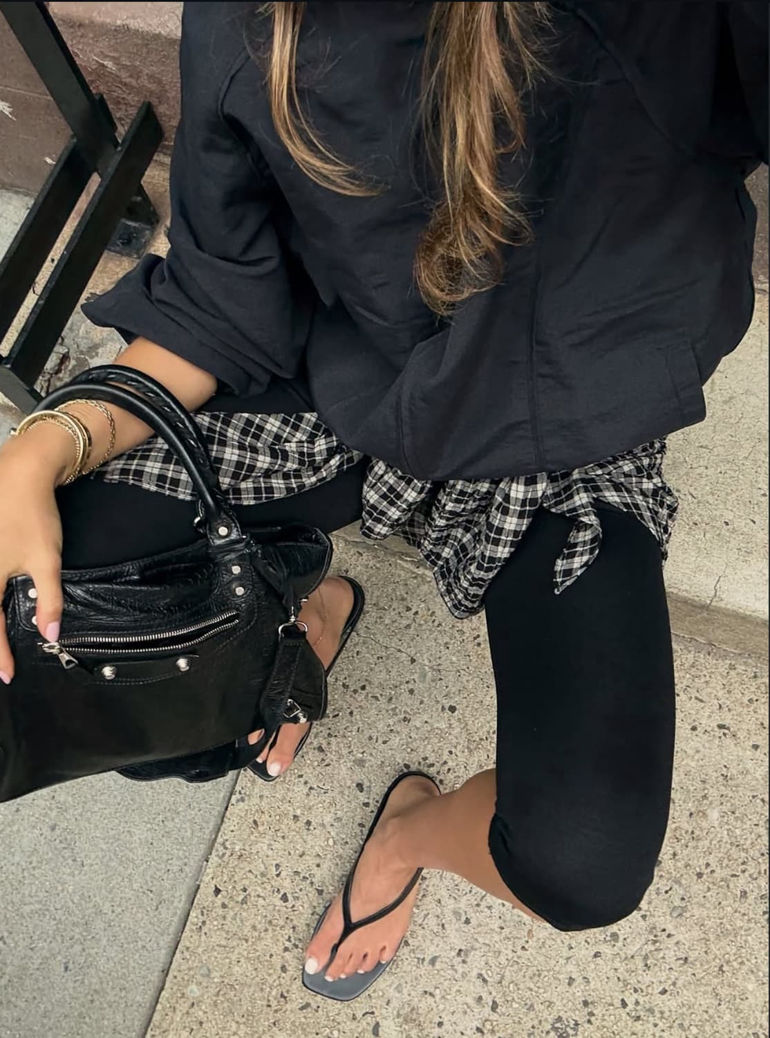 [A+ 정품] 발렌시아가 시티 모터백 미디움 블랙 상품이미지10