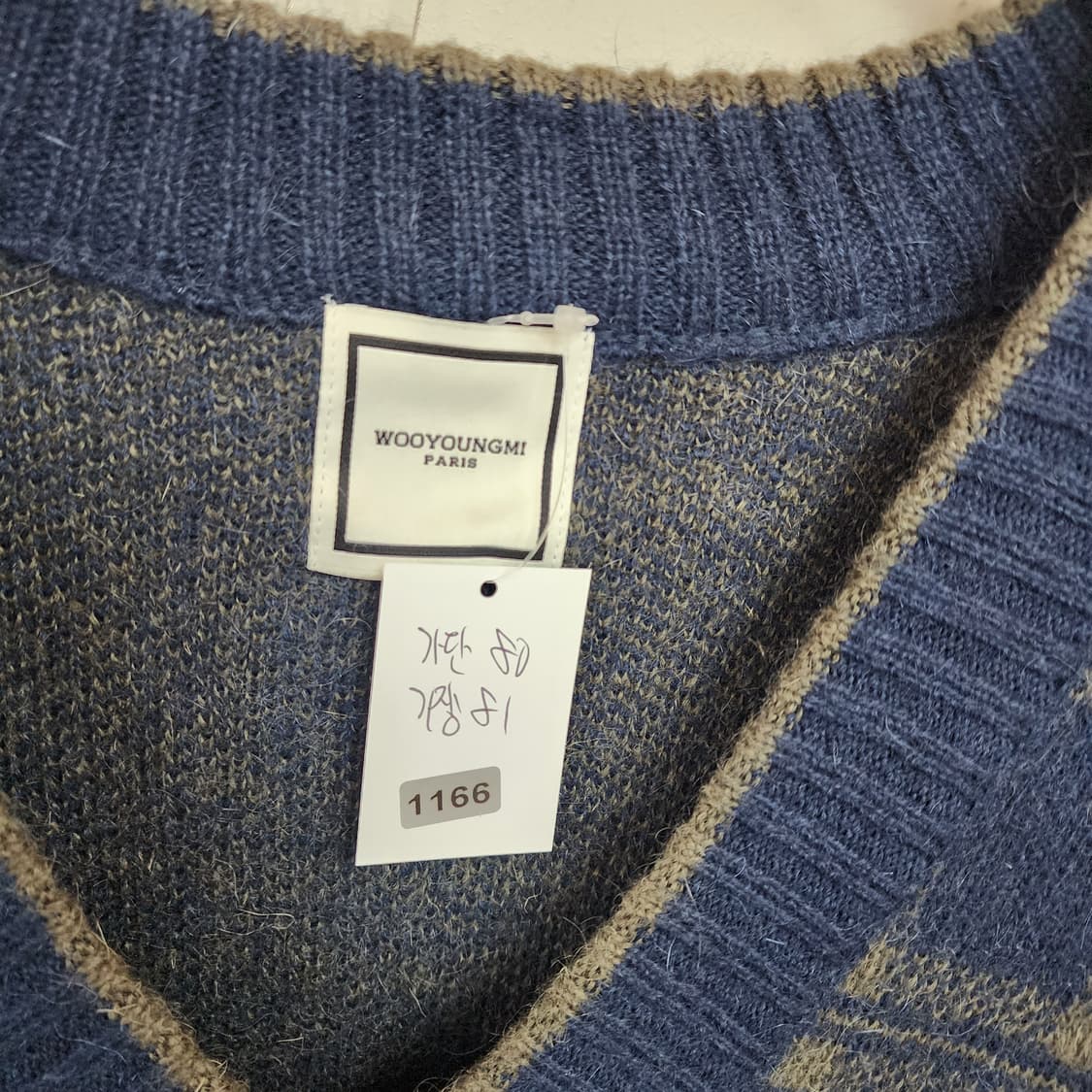 우영미 오헤어니트 체크 V넥 상품이미지7