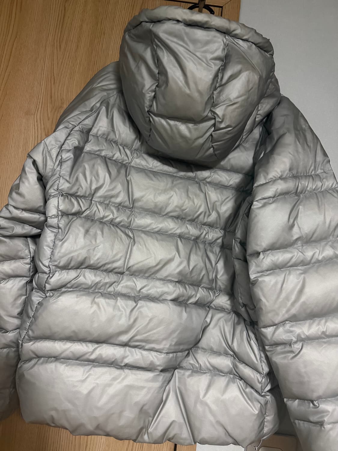 뉴발란스 경량패딩 플라잉77 라이트그레이 상품이미지2