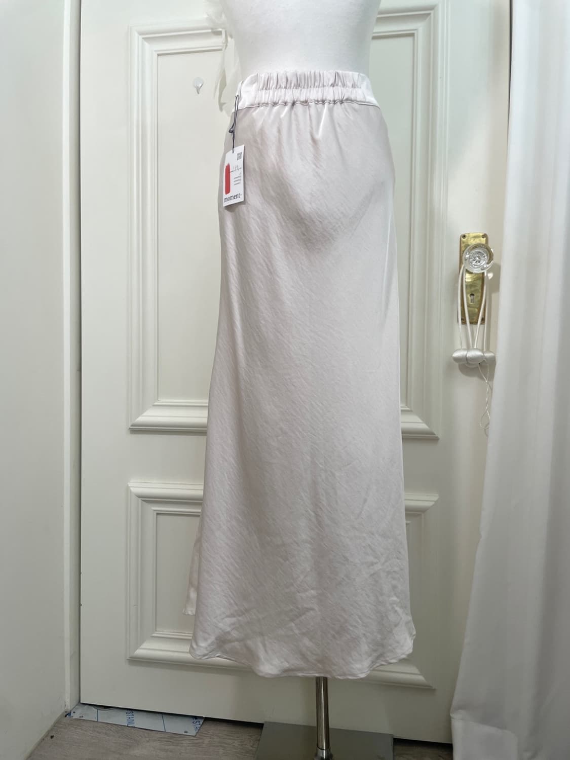 pink ivory satin basic long skirt 상품이미지4