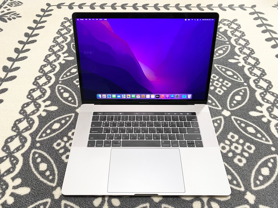 맥북프로 15인치 터치바 모델 2016 상품이미지1