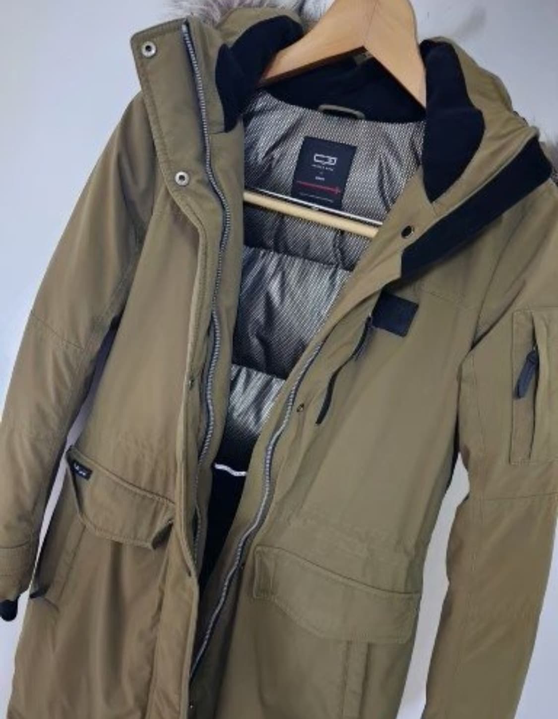 알피나 베어트랙 천연여우털  거위솜털90% 카키색 패딩 90 상품이미지2