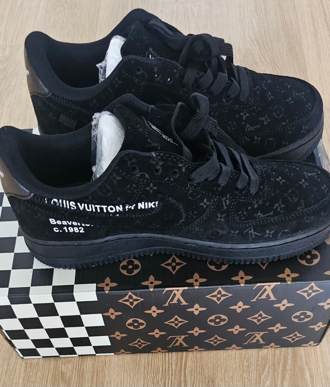 루이비통 나이키 에어 포스1 로우바이버질아블로260사이즈새상품미개봉 상품이미지3