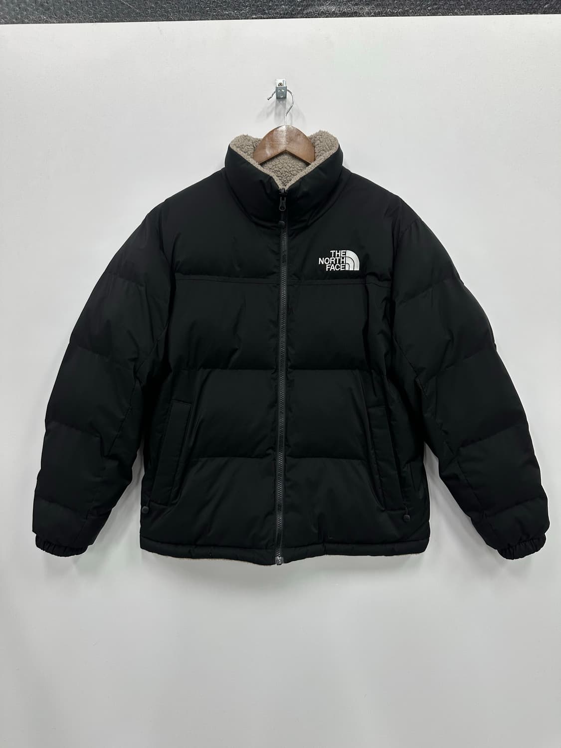 노스페이스 블랙 리버시블 패딩  상품이미지1