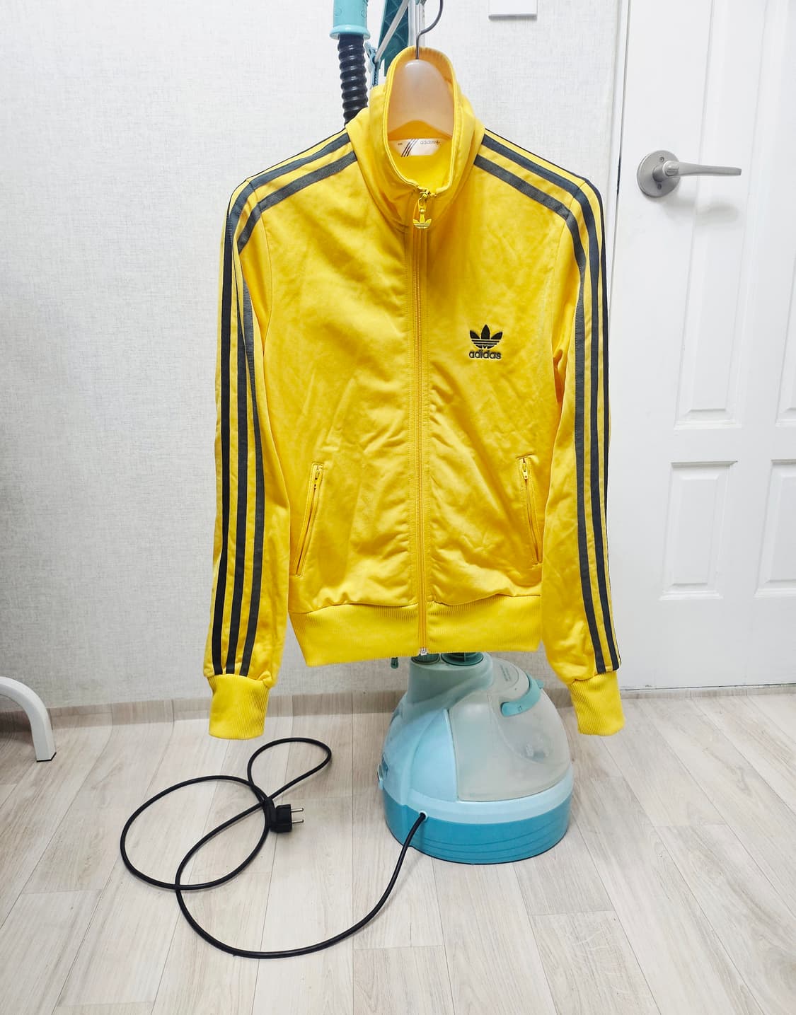 (90)S ☆초대장급☆ 아디다스 파이어버드 백로고[옐로우그레이]트랙탑져지 상품이미지1