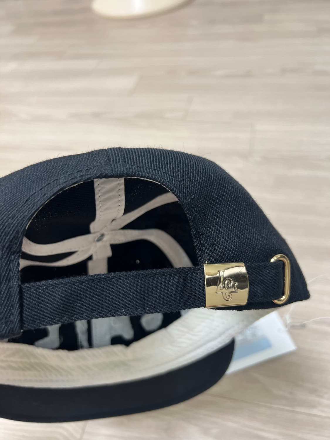 레이트 체크아웃(LATE CHECKOUT) 볼캡 상품이미지3