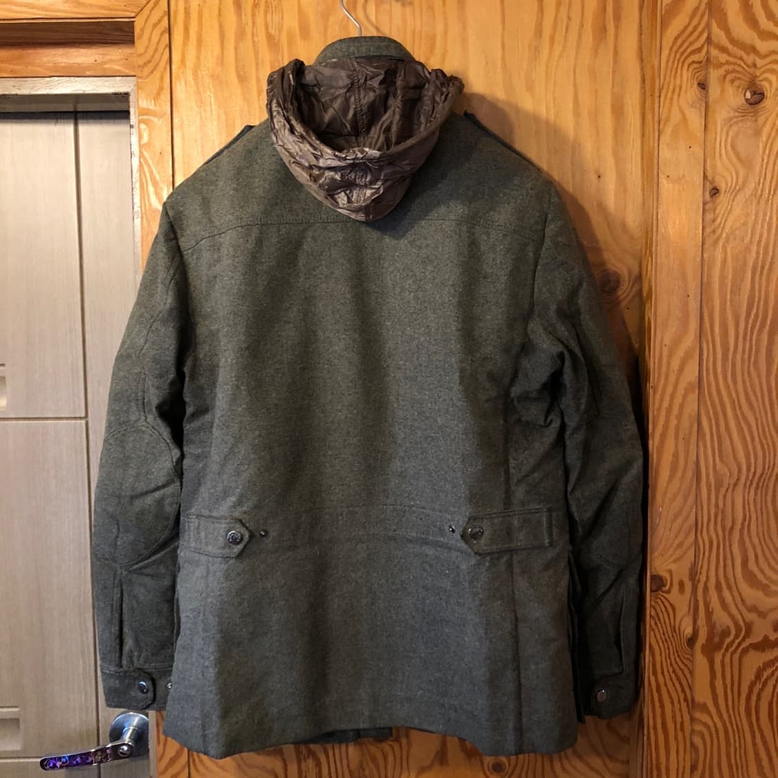 정품 감정서 포함) 몽클레어 다운 필드 자켓 판매합니다. 상품이미지9