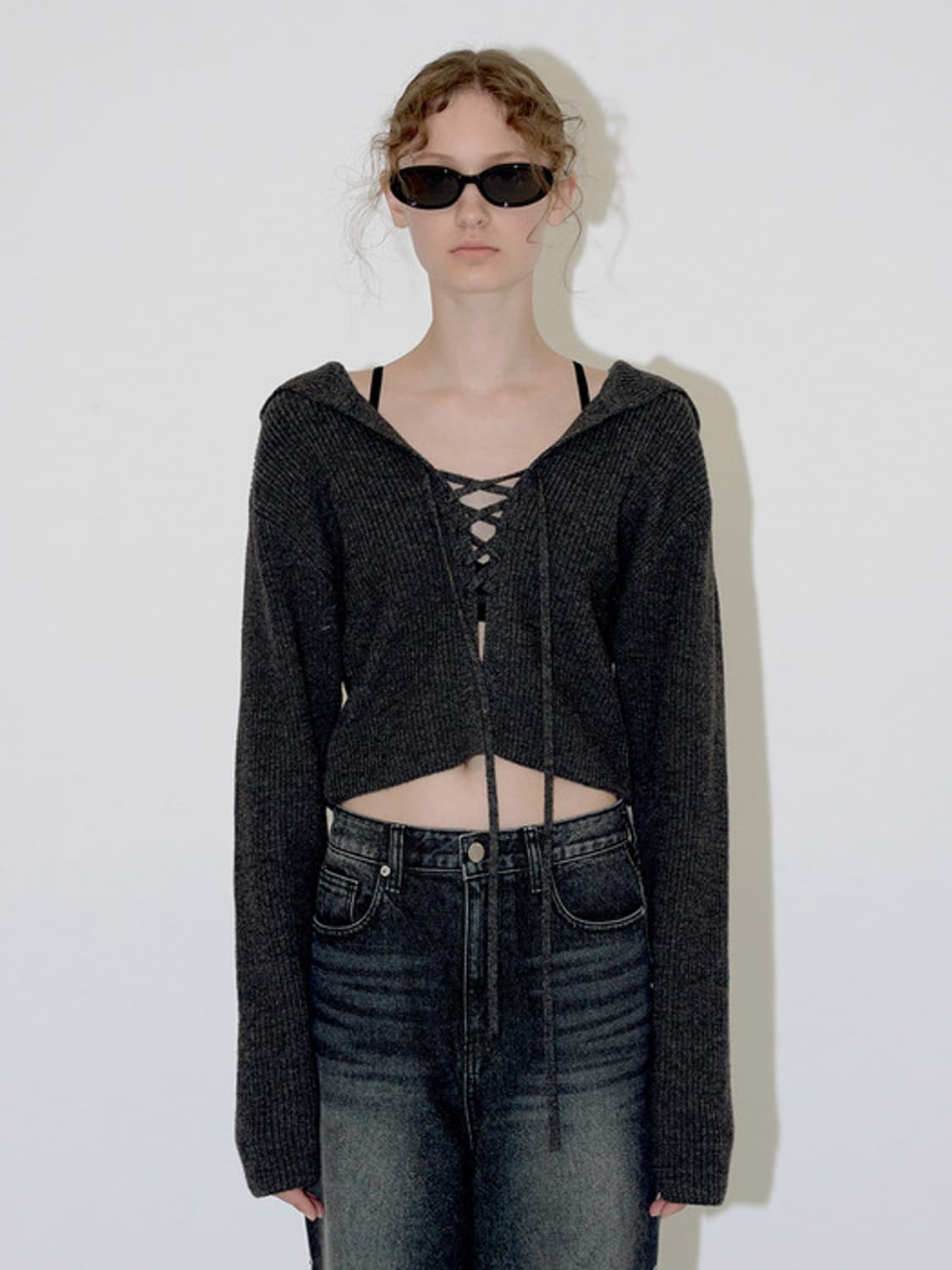 다이애그널 울 레이스업 니트 후드 상품이미지1